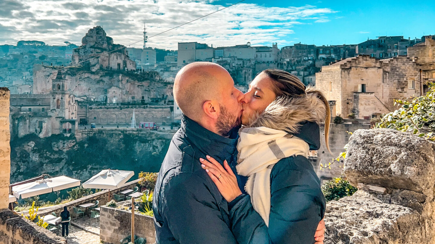 Viaggio a Matera. Un bacio dal Sasso Caveoso di Matera, patrimonio UNESCO