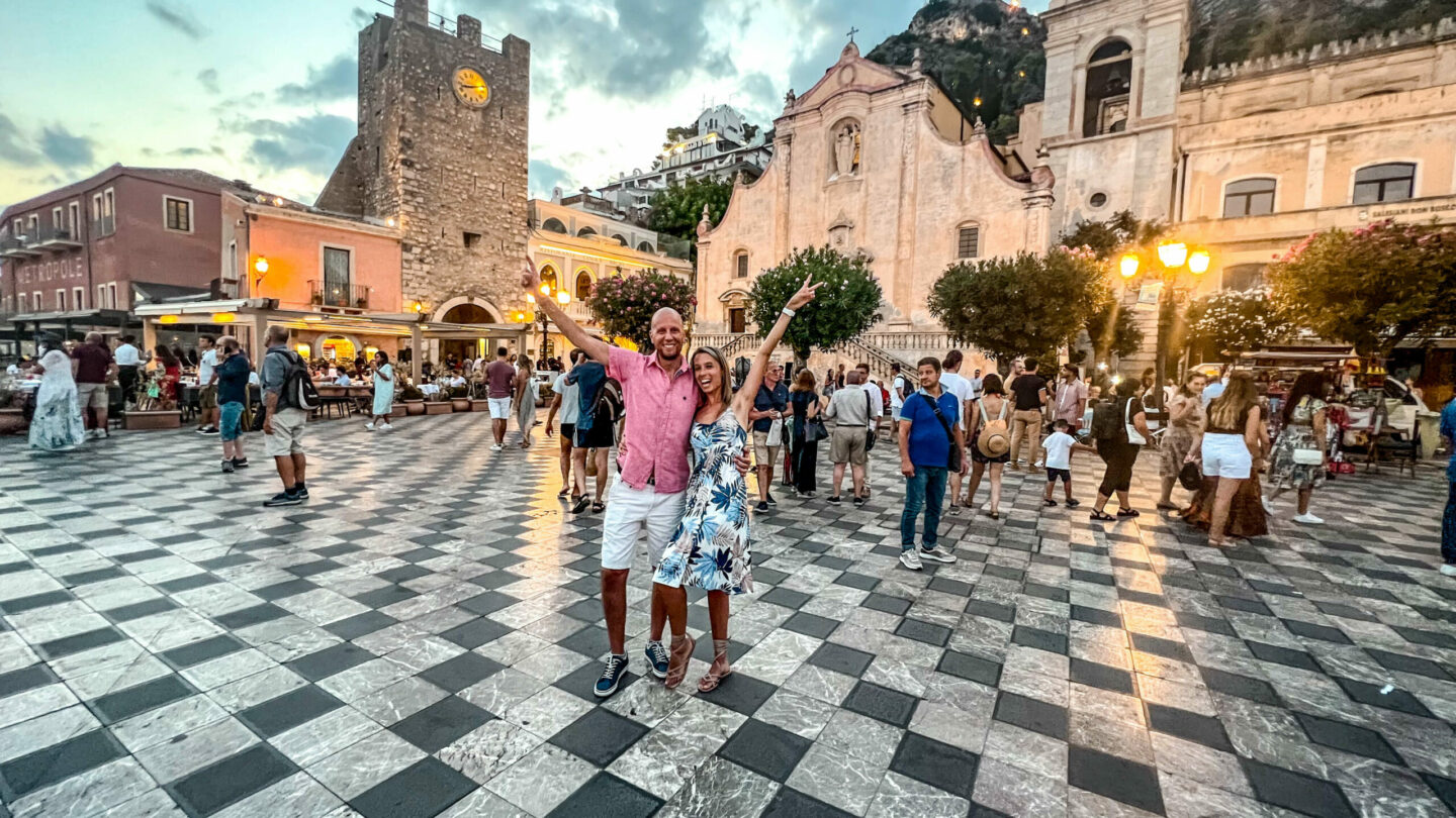 COVER - PIAZZA BELVEDERE TAORMINA SICILIA