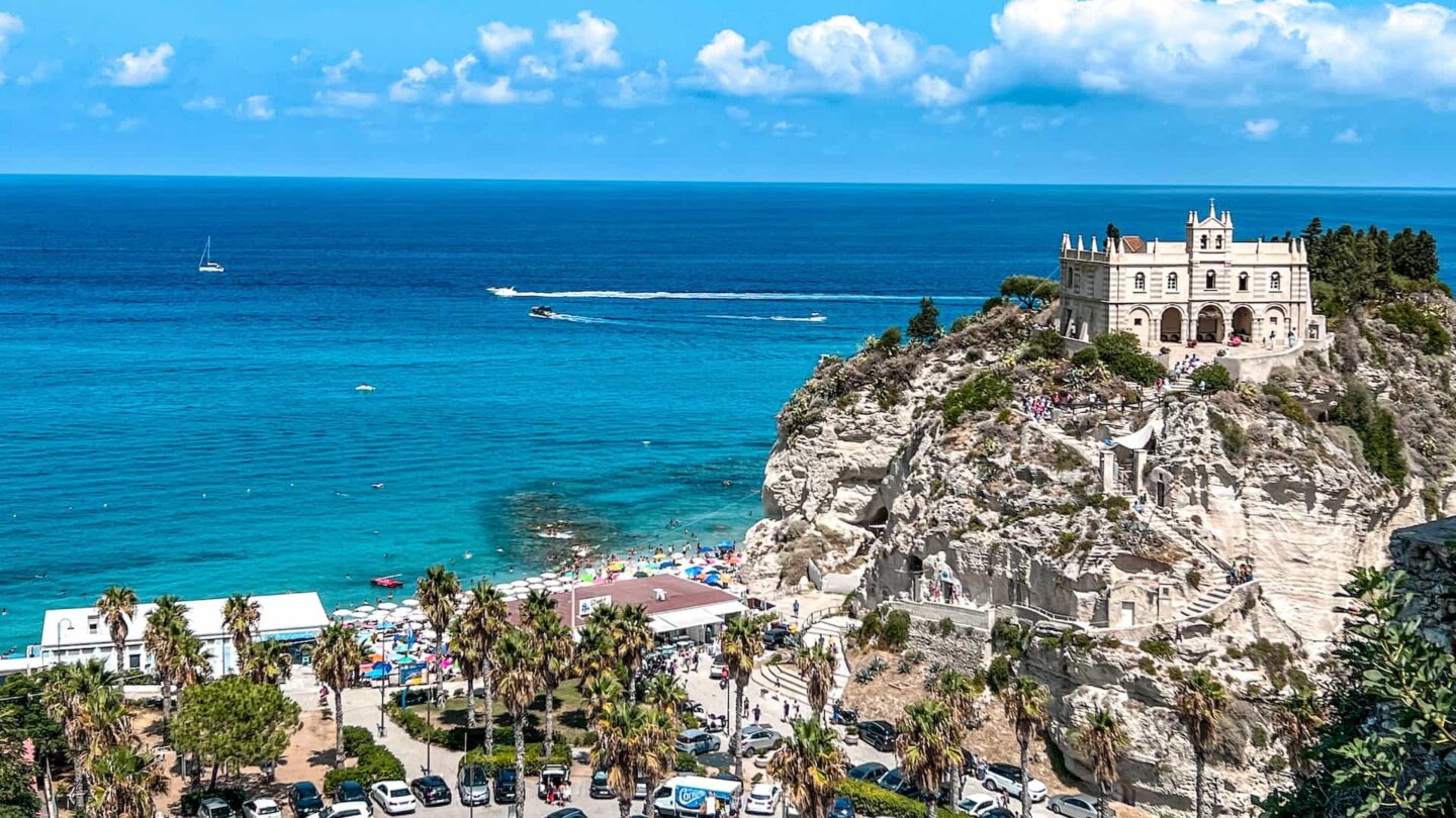 COVER - Santuario di Santa Maria dell'Isola di Tropea in Calabria